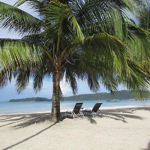 Saracen Bay Resort